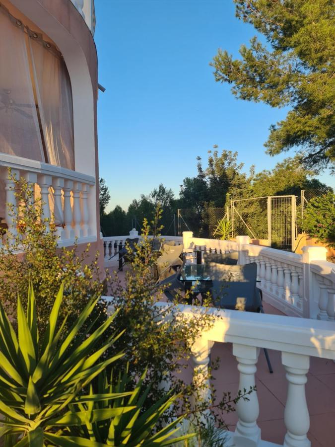 Chateau Angelique Guest House Валенсия Екстериор снимка