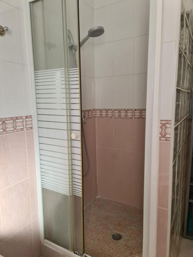 Chateau Angelique Guest House Валенсия Екстериор снимка